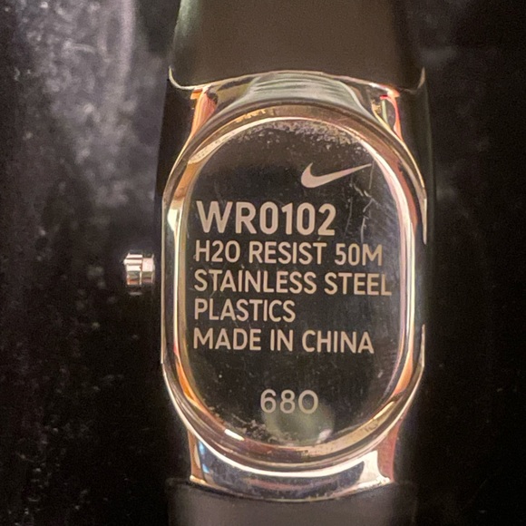 Women’s sport NIKE watch #WR0102 with rubber sports band and polished case - Picture 5 of 5